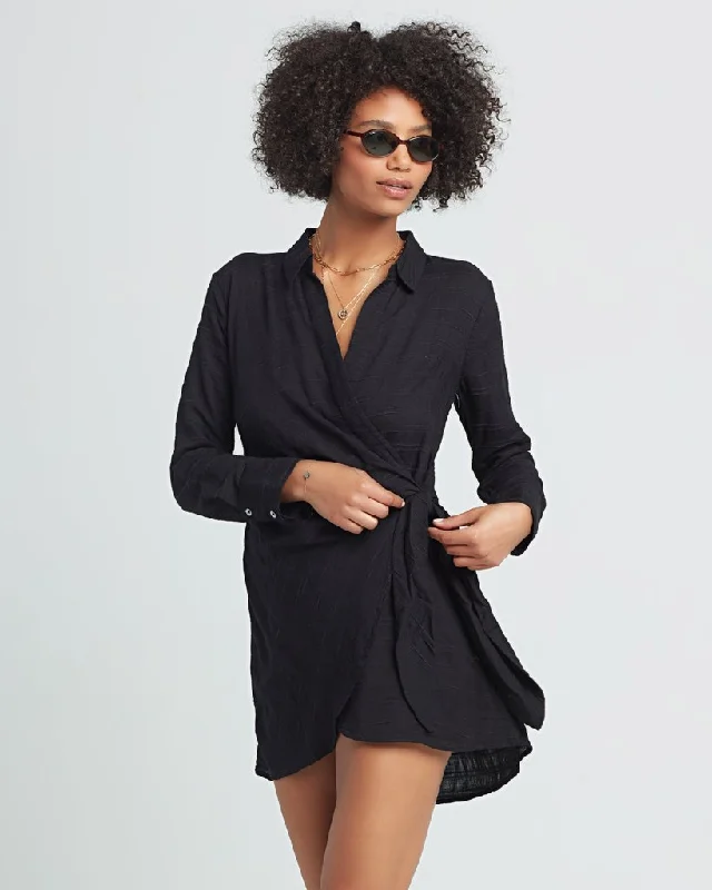 ladies cover-up snug shape -L*SPACE Black Daydream Tunic