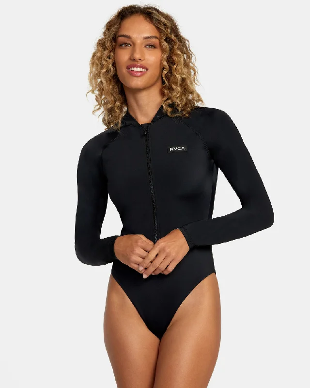 Women’s one-piece swimsuit rust flair -VA Sport Essential One-Piece Swimsuit - Black