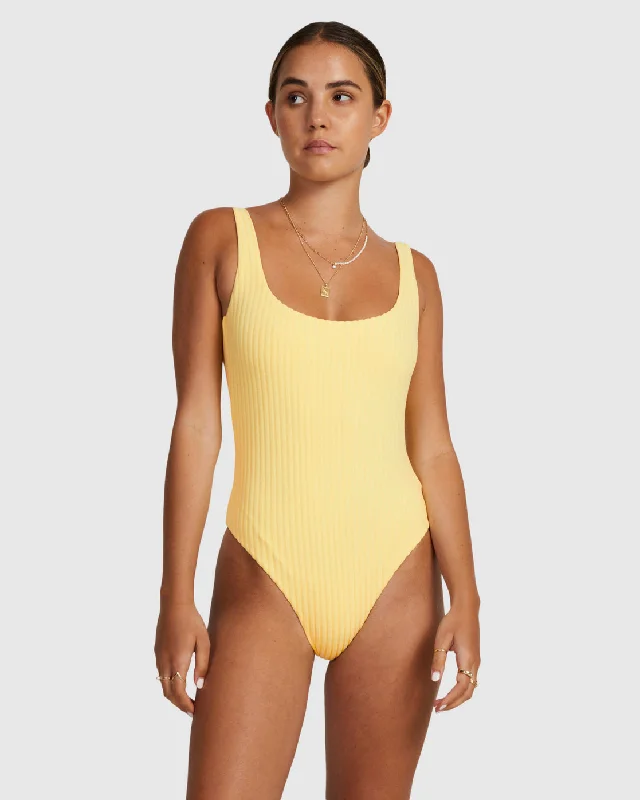 Women’s one-piece swimsuit mesh chic -Tezzy Rib Scooped One-Piece Swimsuit - Butter